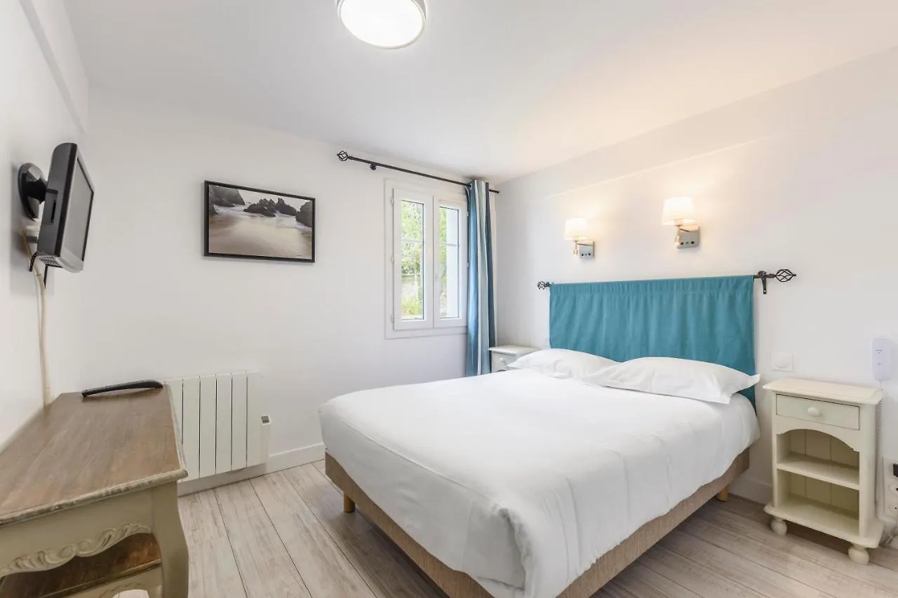***  Hotel Le Clos Fleuri Palais França