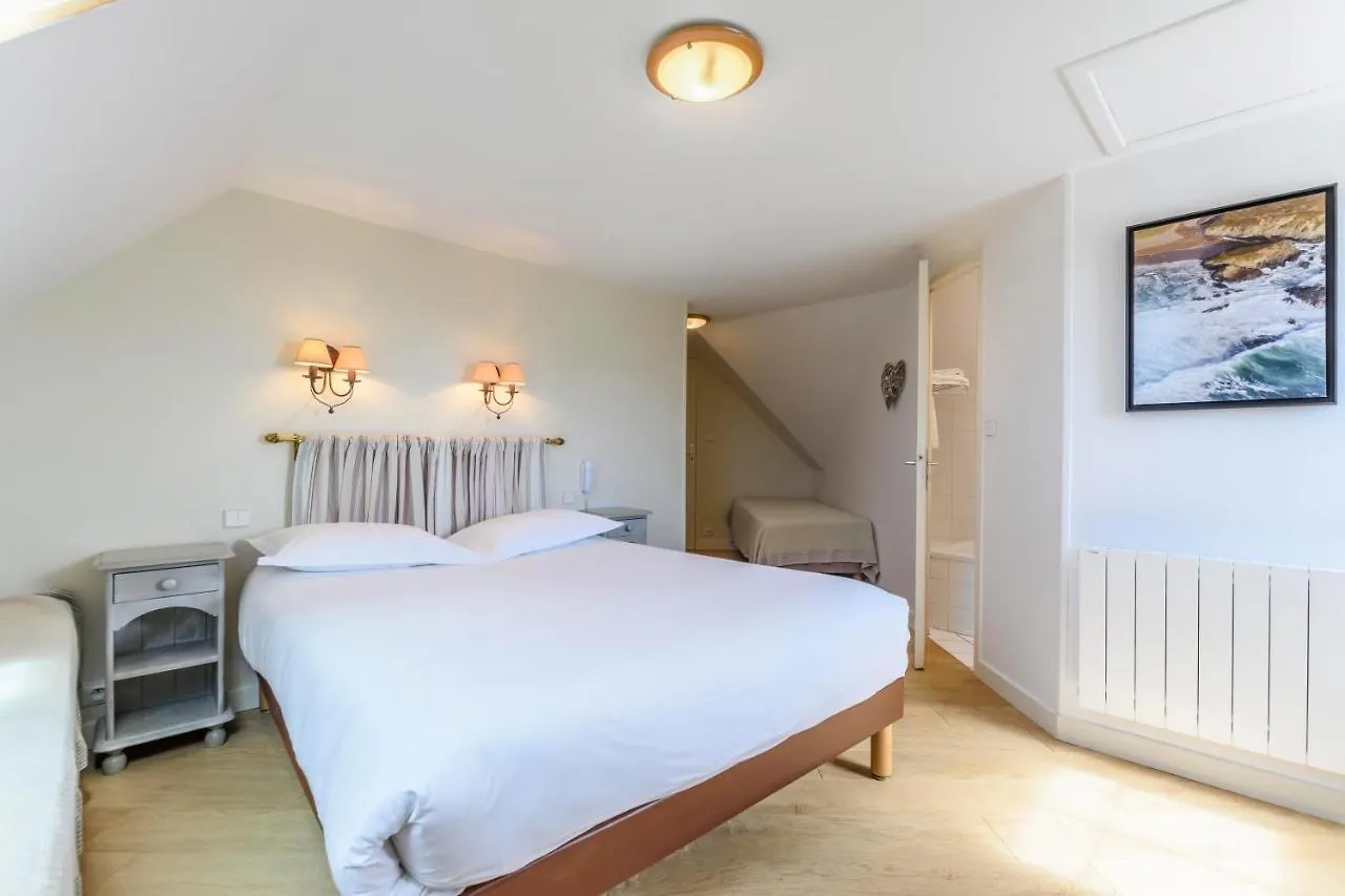 Hotel Le Clos Fleuri Palais 3*,  França