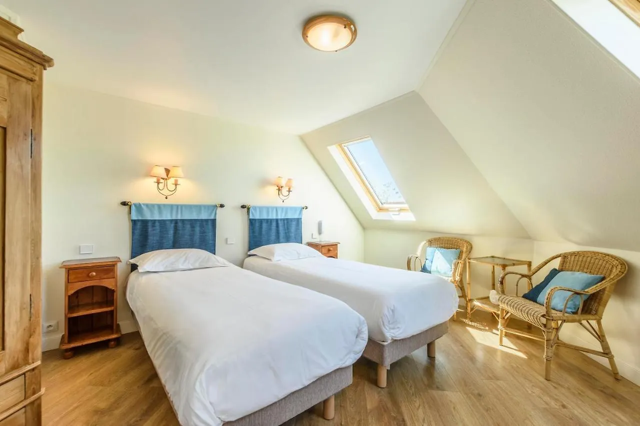 Hotel Le Clos Fleuri Palais 3*,  França
