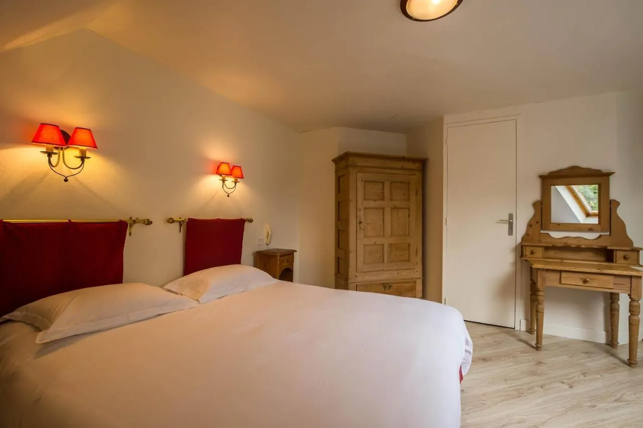 ***  Hotel Le Clos Fleuri Palais França