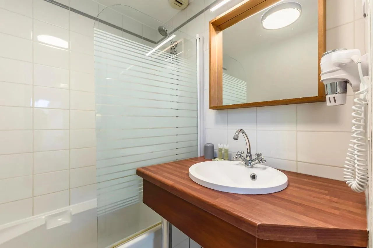 Hotel Le Clos Fleuri Le Palais 3*,