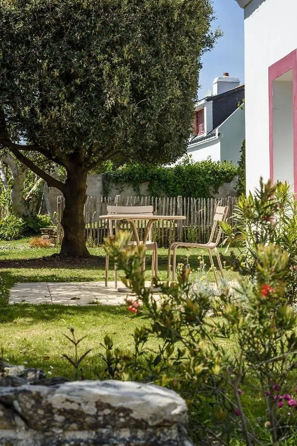 Hotel Le Clos Fleuri Le Palais 3*,