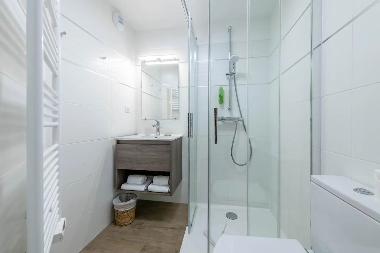 Hotel Le Clos Fleuri Le Palais 3*,  France